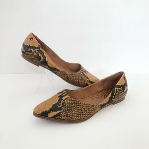 Zodiac snakeskin leather pointy toe flats woman’s size 7